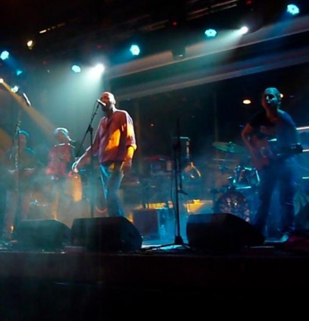 Ecco i Bassapadana il folk-rock irrompe al teatro Metropolis 