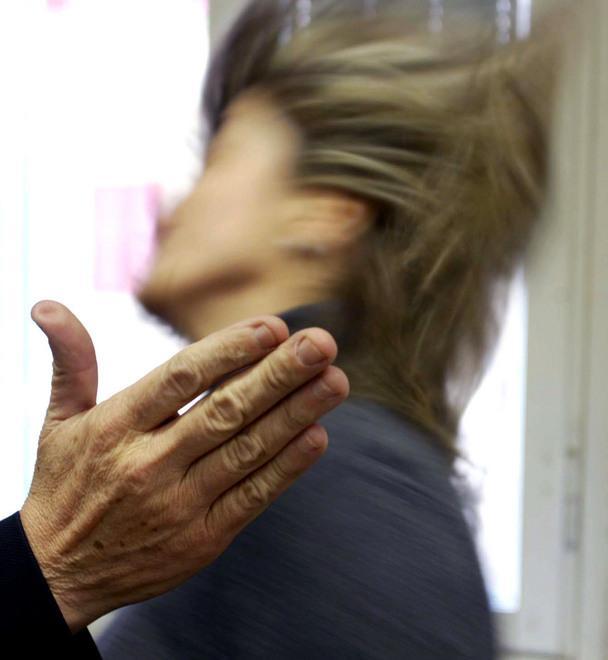 Botte alla compagna incinta: denunciato 