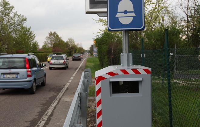 Via Contrada: arriva anche il semaforo 