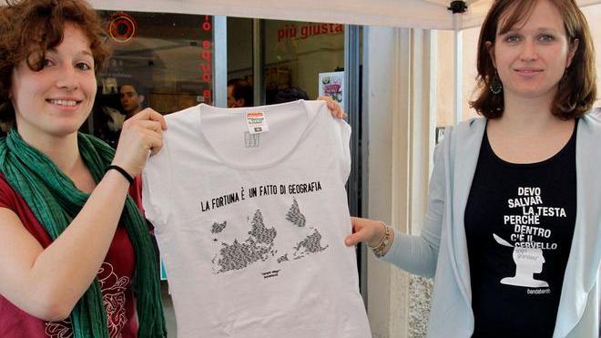 Modena, ecco la maglietta equo-solidale della Coop Oltremare - FOTO - VIDEO