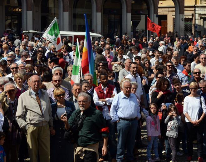Liberazione a Modena /Libertà e passione civile nella piazza del 25 Aprile - FOTO -  FOTO/2 