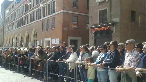 «La Costituzione si applica, poi si cambia»