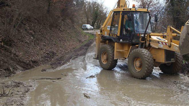 Bomba d’acqua, frane e case isolate
