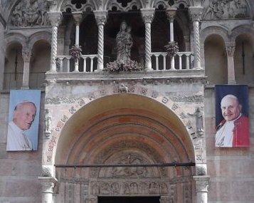 Ferrara festeggia in duomo la doppia canonizzazione dei Papi 
