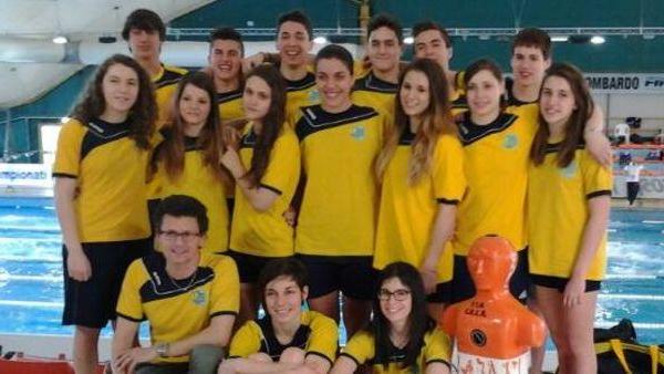 Assoluti di salvamento a Milano In vasca i Nuotatori Modenesi