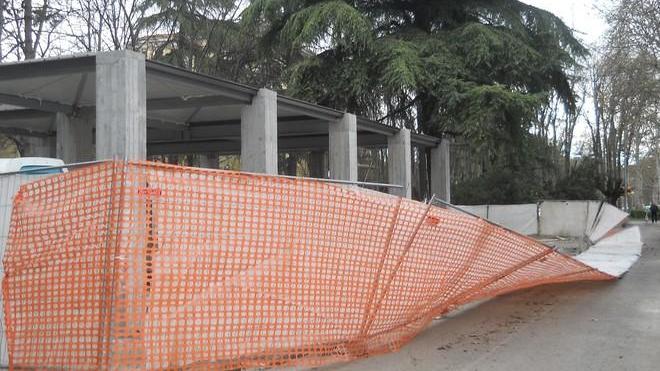 CEMENTO NEL PARCO/Chioschi nel parco: ora c’è il settimo esposto