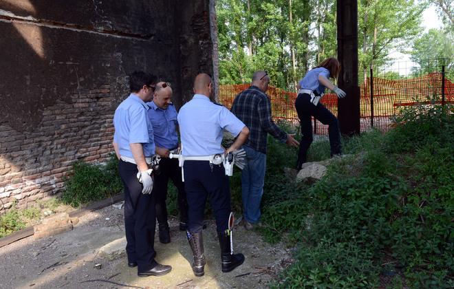 Ex- Fonderie di Modena, municipale tra i ruderi: via due tossici -FOTO