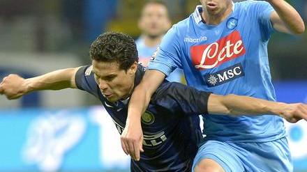 L’Inter non punge Il Napoli sfiora il colpo a San Siro 