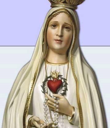 Fedeli a raccolta per la Madonna di Fatima 
