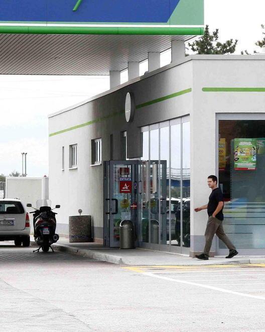 Si sente male durante la gita Muore settantenne