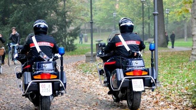 Fa lo slalom nel sottomura ma viene subito arrestato