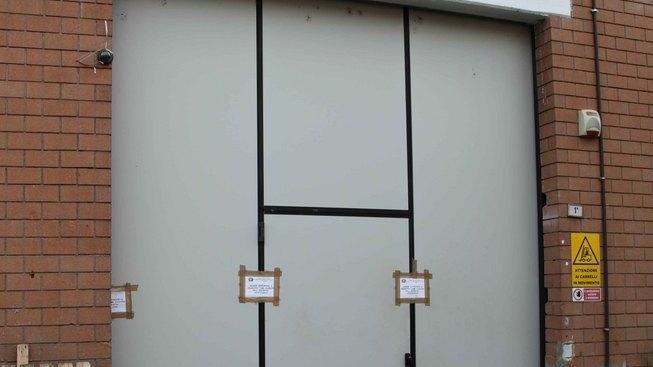 Clandestini nel laboratorio tessile cinese