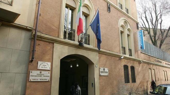 Truffa il “suo” negozio per 143mila euro