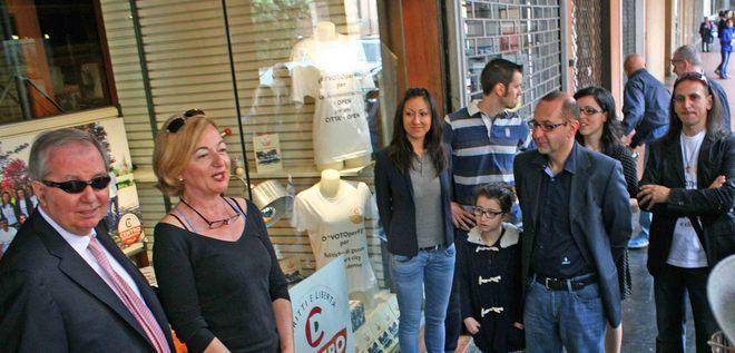 Soffritti nella casa di Centro Democratico 