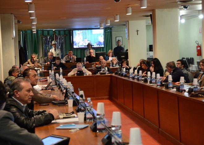 Parcheggi di via Nanni, tutto da rifare 