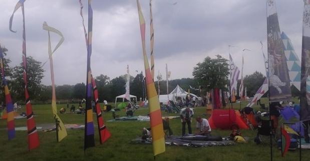 Vulandra batte le nuvole Una festa con gli aquiloni 