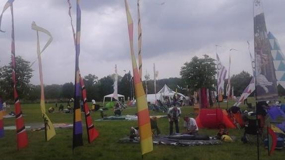 Vulandra batte le nuvole Una festa con gli aquiloni