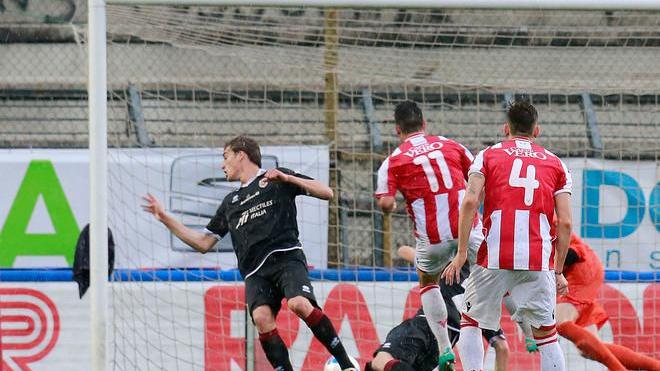 LE PAGELLE DEI GRANATA: MALE BANDINI SEMPRE IN RITARDO, SUGLI SCUDI IL GOLEADOR DE GIOSA E LOSPECIALISTA DAL DISCHETTO ALESSI