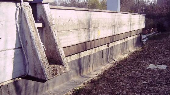 Tecnici al lavoro per piscina e Roccavilla
