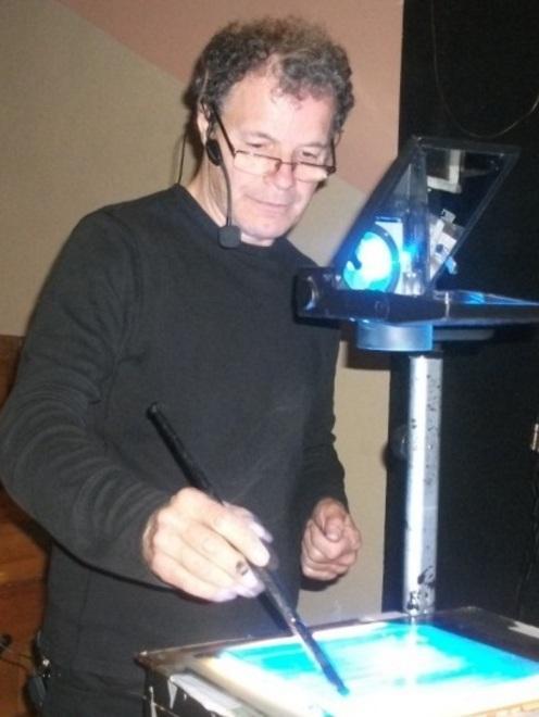 Taglio del nastro per il teatrino 