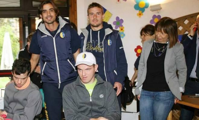Il Modena porta un sorriso agli ospiti del centro Pisano 