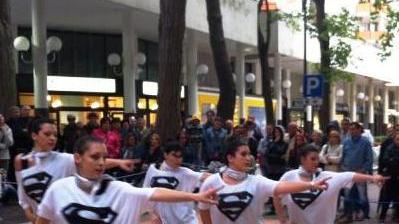 I fiori lasciano spazio all’arte e al divertimento