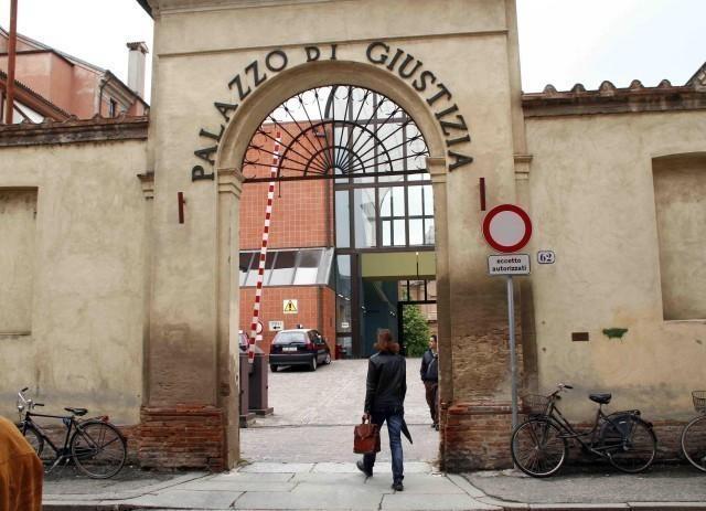 Padre a processo per estorsione e calunnia contro il prete