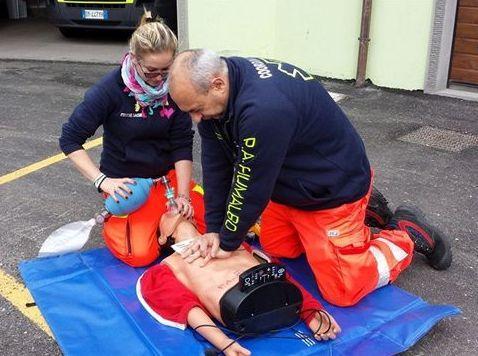 Arrivano i defibrillatori e il corso per usarli 