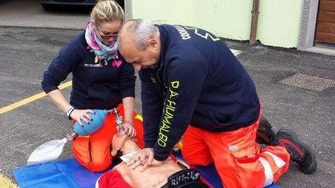 Arrivano i defibrillatori e il corso per usarli