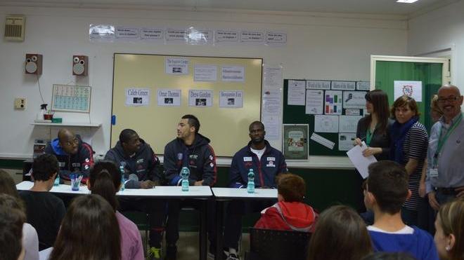 Eze ai ragazzi dell’English Centre: «A calcio ero come Balotelli»