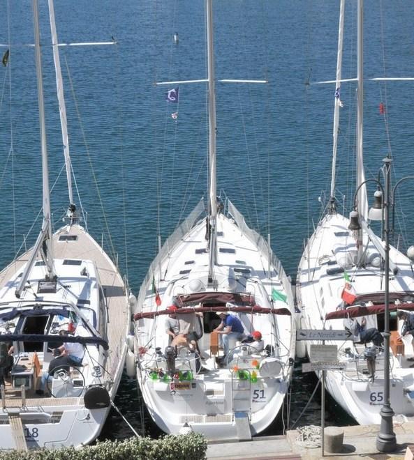 Cala il maestrale, ripartono le 56 barche