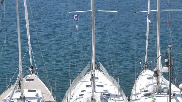 Cala il maestrale, ripartono le 56 barche