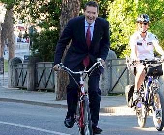 Anche Marino al “bike mob” del Pd