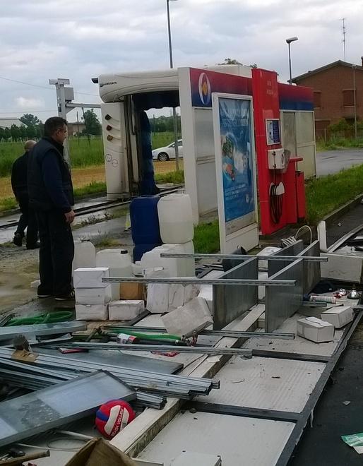 Pilastrello e Gaggio in ginocchio Un boschetto è stato raso al suolo 