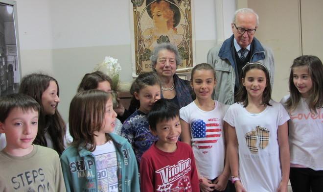 Dori e Franco in visita alla scuola Alda Costa