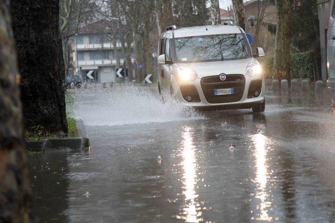 Maltempo, allagamenti anche a Reggio 