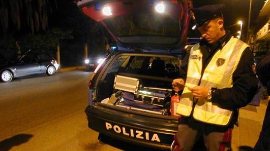 Guidavano la macchina ubriachi: bloccati in nove