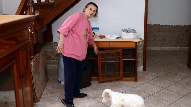 Saccheggiano oro e soldi nella casa alluvionata
