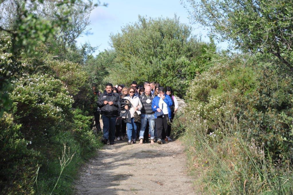 Il pellegrino scalzo per venerare San Francesco 