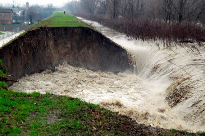 Scatta il preallarme sul Secchia: chi controlla? 