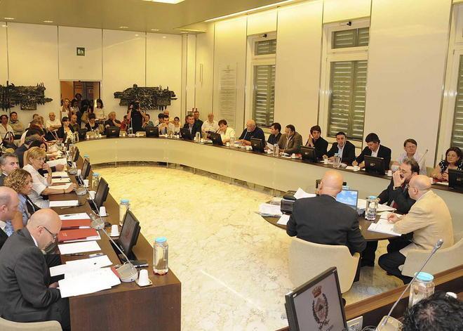 Donne, appello ai politici: più cariche negli enti locali 