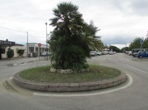 Anziano ciclista investito mentre torna dalla pesca