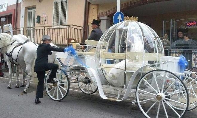La carrozza di Cenerentola per il sì