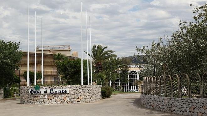 Arrivati i primi vacanzieri all’hotel Baia di Conte