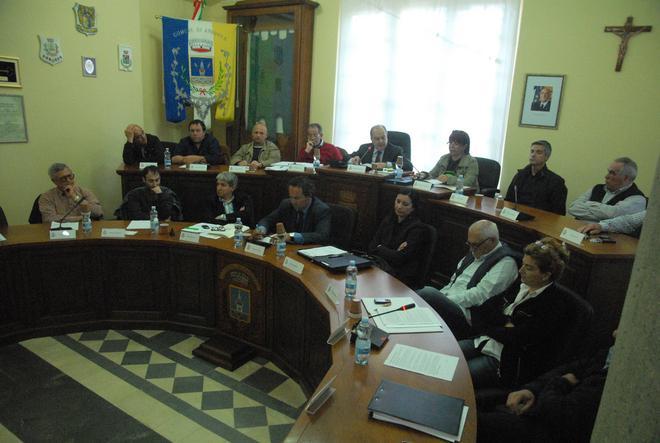 Adesione al Consorzio, l’opposizione frena