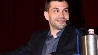 Stesso evento, versioni opposte