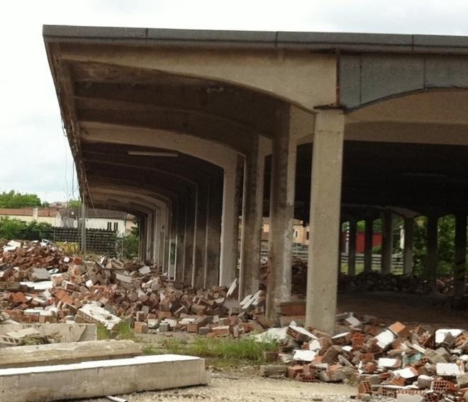 Lavori all’ex Amga rimossi tutti i rifiuti