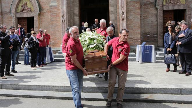 Una folla per l’ultimo saluto a Berselli