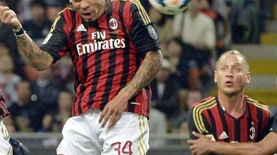 Super De Jong regala il derby al Milan