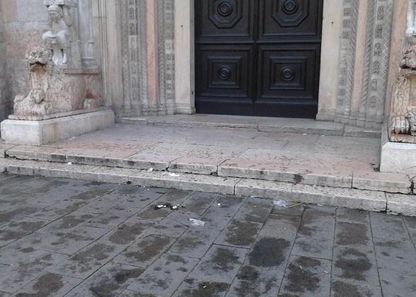 Dopo la movida resta un “letamaio”